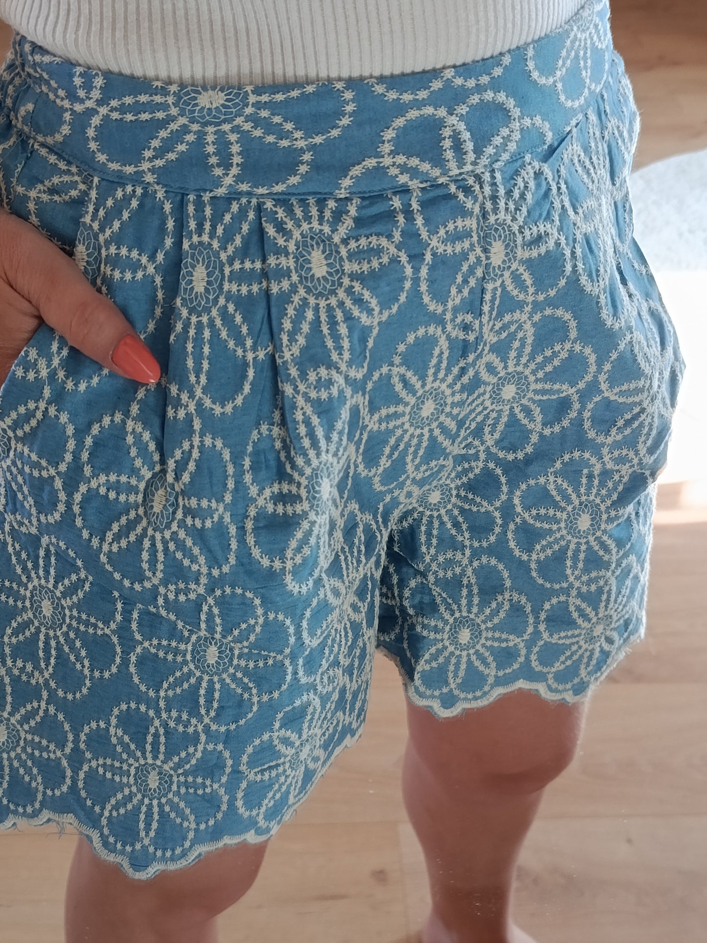 Short Louisa